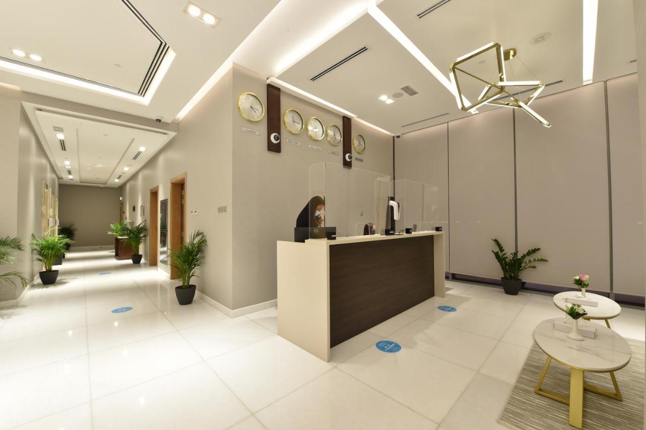 Saray Deluxe Hotel Apartments Abú Dhabí Exteriér fotografie 3D rendering of a hospital reception