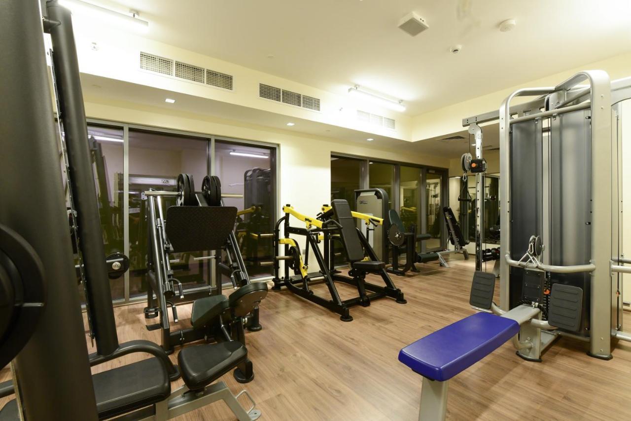 Saray Deluxe Hotel Apartments Abú Dhabí Exteriér fotografie The gym at the hotel