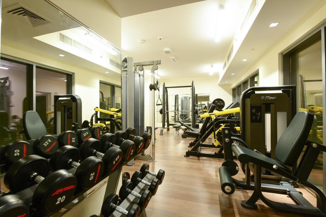 Saray Deluxe Hotel Apartments Abú Dhabí Exteriér fotografie The gym at the hotel