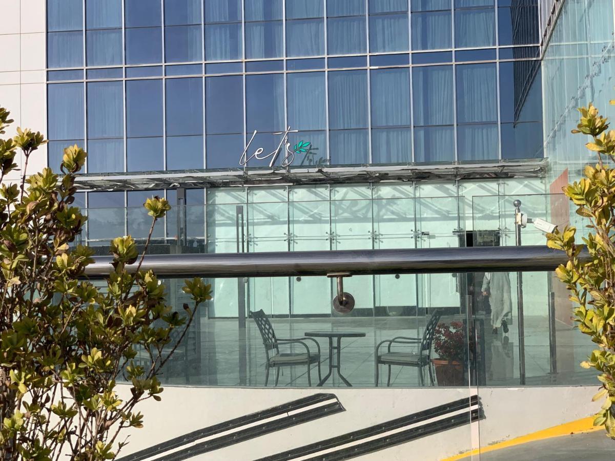 Saray Deluxe Hotel Apartments Abú Dhabí Exteriér fotografie The entrance to the station
